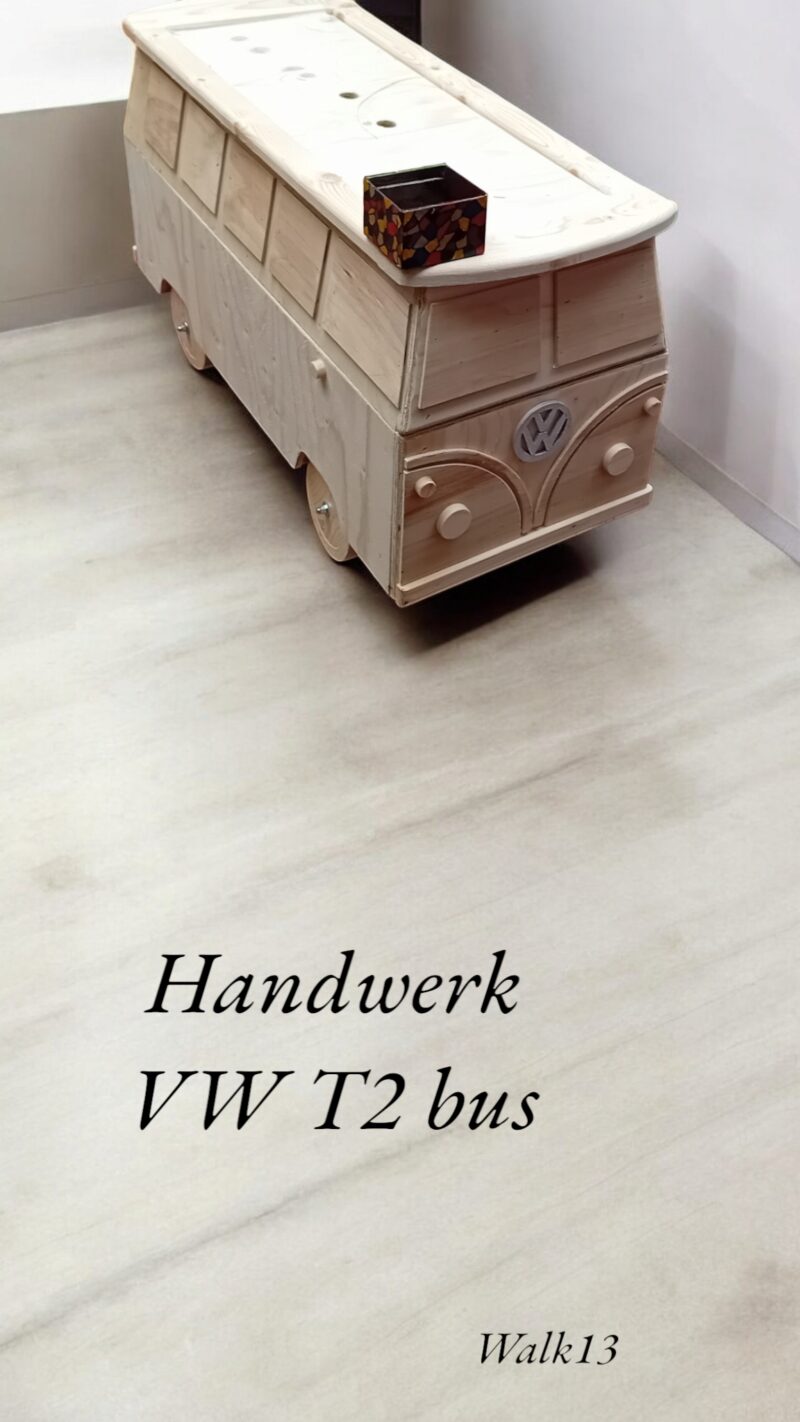 Houten VW T2 bus