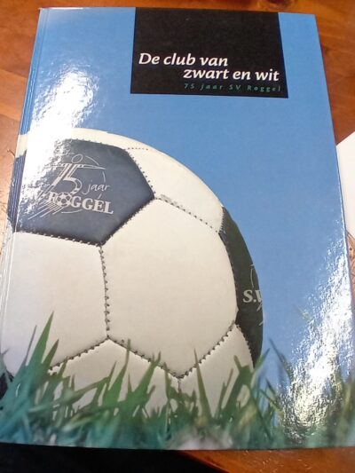 De club van zwart en wit Roggel ART: 2185