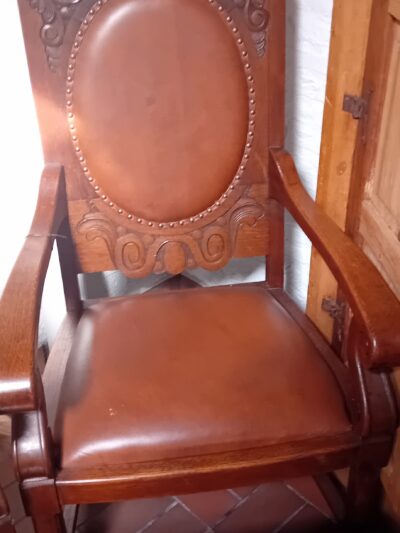 Oak corred entry chair / kastelen stoel ART: 4399