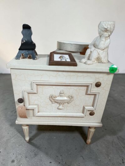 2 x brocante nachtkastjes Art: 39216