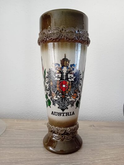 keramieke bierpull met Oostenrijks wapen. (King Werk). art.nr 39399