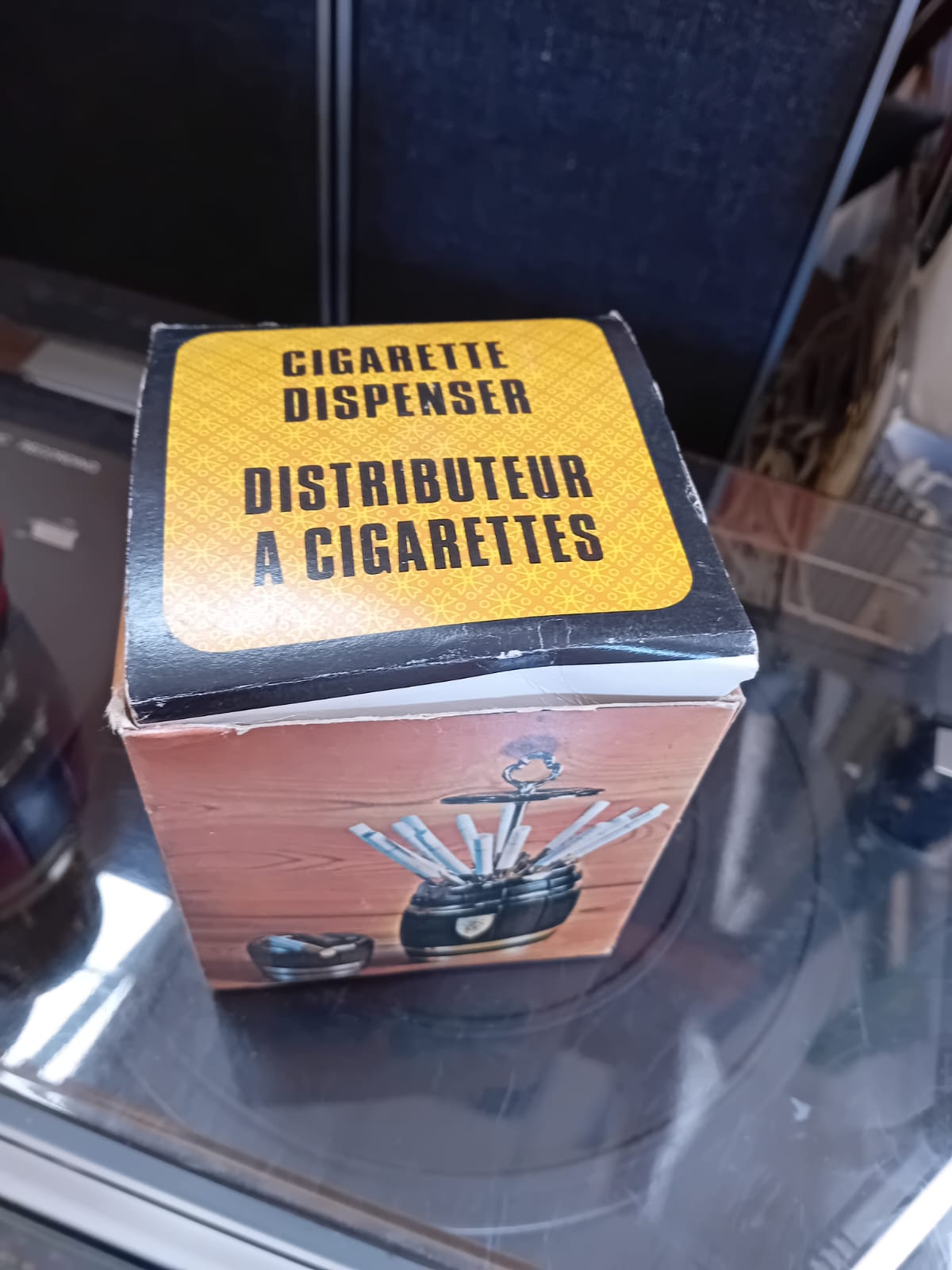 vintage sigarettendispenser Art.nr 39910 - Afbeelding 3