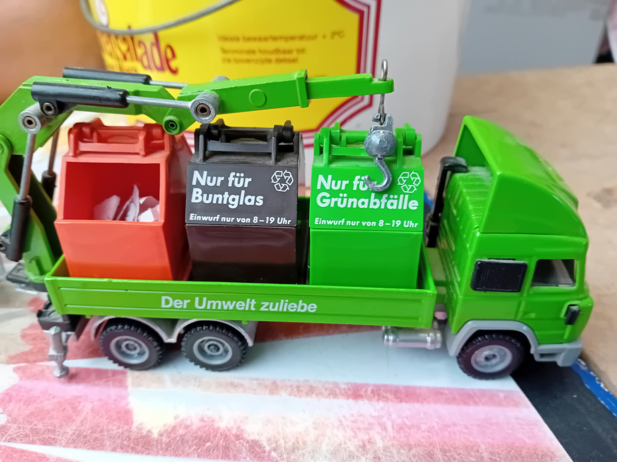 Zde vrachtwagencombinatie Siku 3813 Iveco TurboStar Recycling Transporter art.nr 40366,