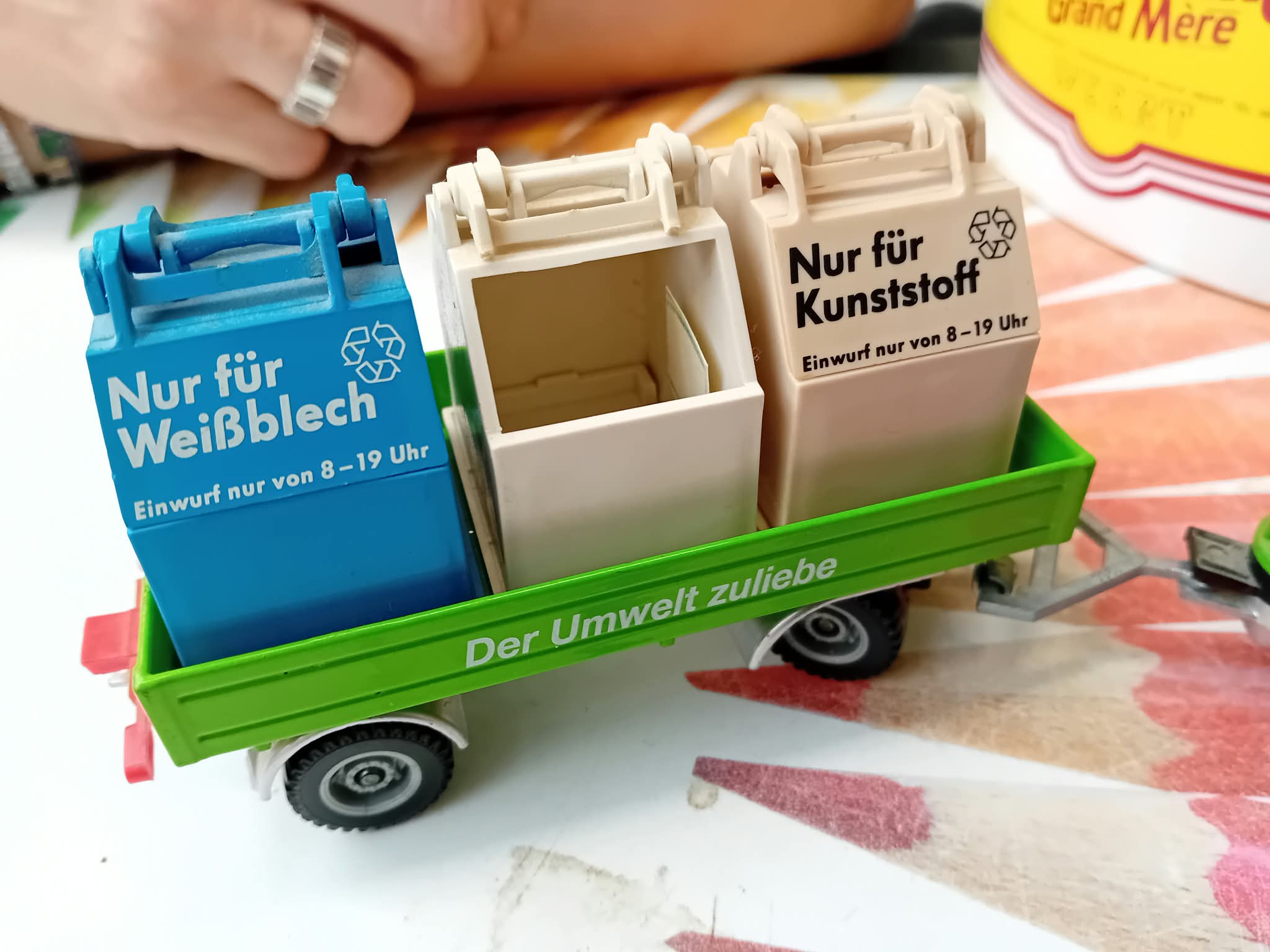 Zde vrachtwagencombinatie Siku 3813 Iveco TurboStar Recycling Transporter art.nr 40366, - Afbeelding 6