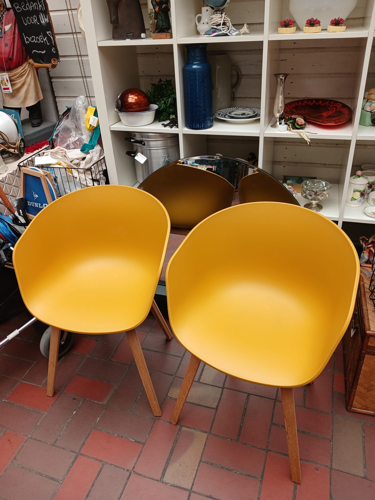 2 x HAY kuipstoelen art.nr: 40266