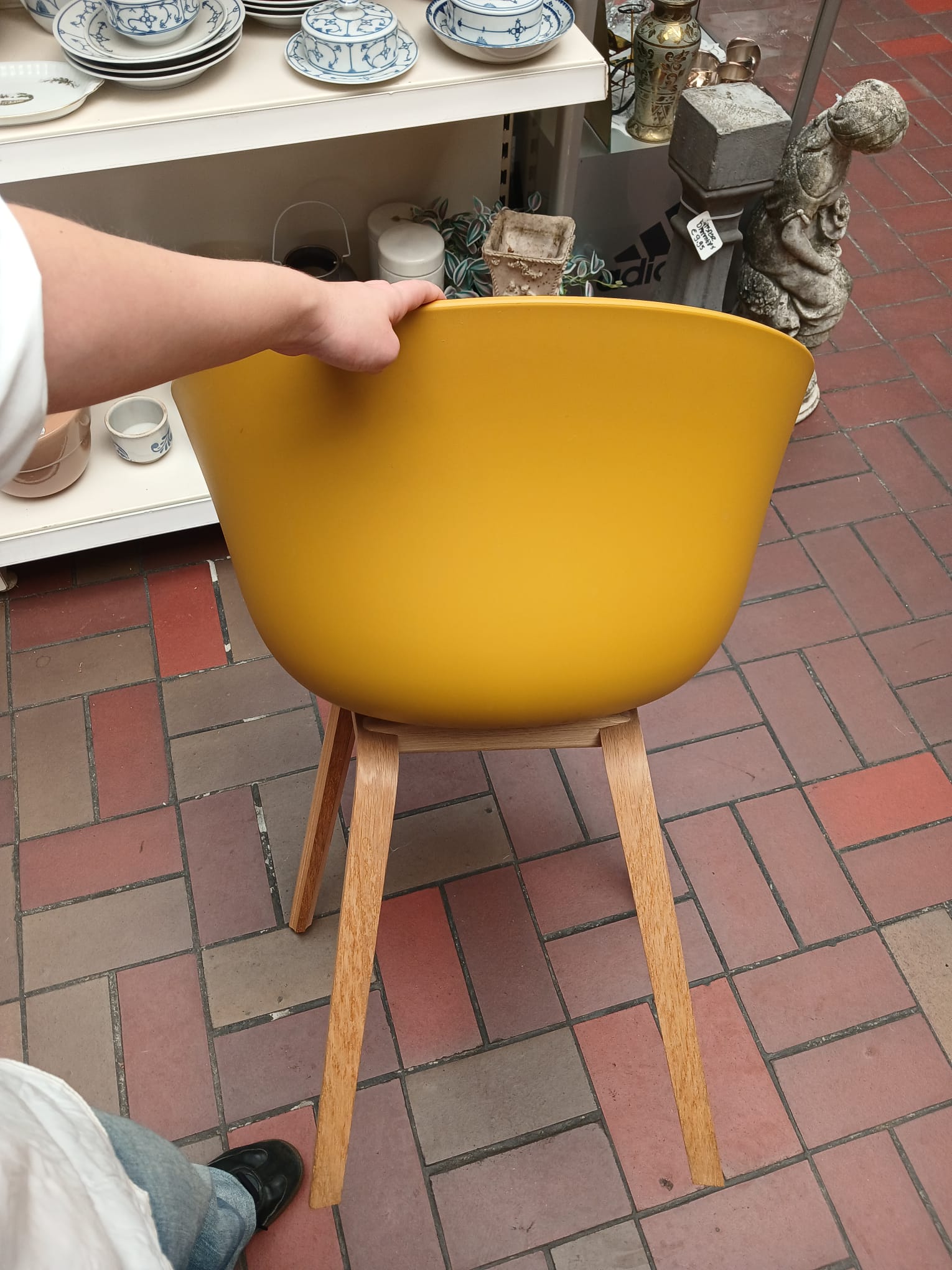 2 x HAY kuipstoelen art.nr: 40266 - Afbeelding 5