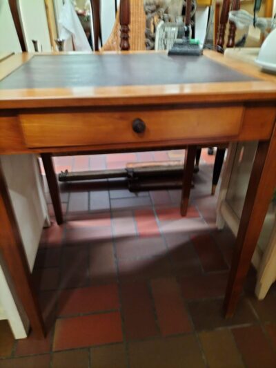 houten schrijftafel art.nr 40342