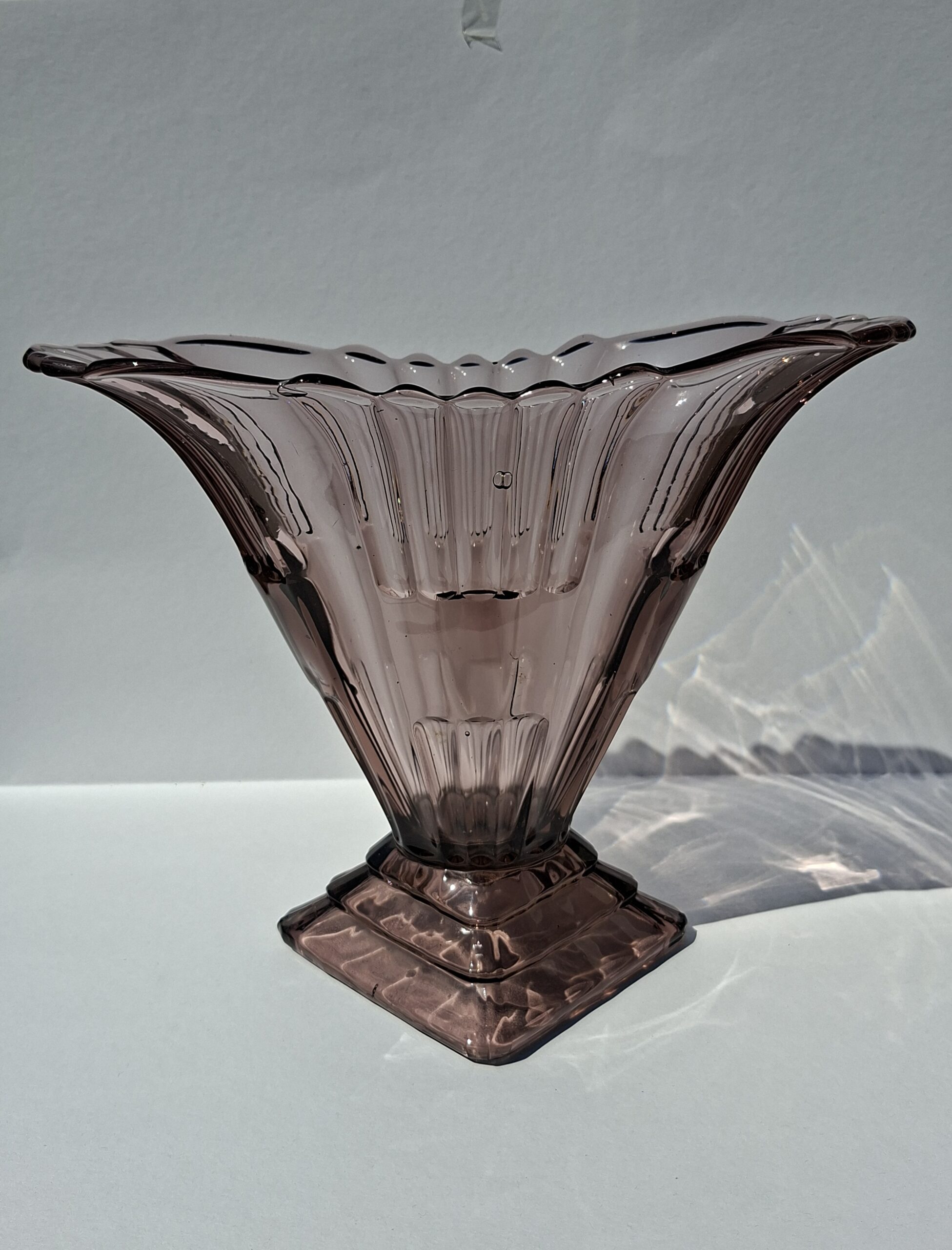 Greta‑vaas Art‑Deco persglasmodel van Auguste Walther & Söhne, art nr 40621 - Afbeelding 2