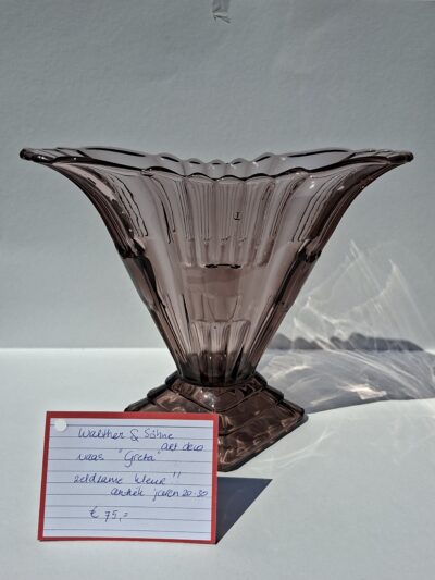 Greta‑vaas Art‑Deco persglasmodel van Auguste Walther & Söhne, art nr 40621