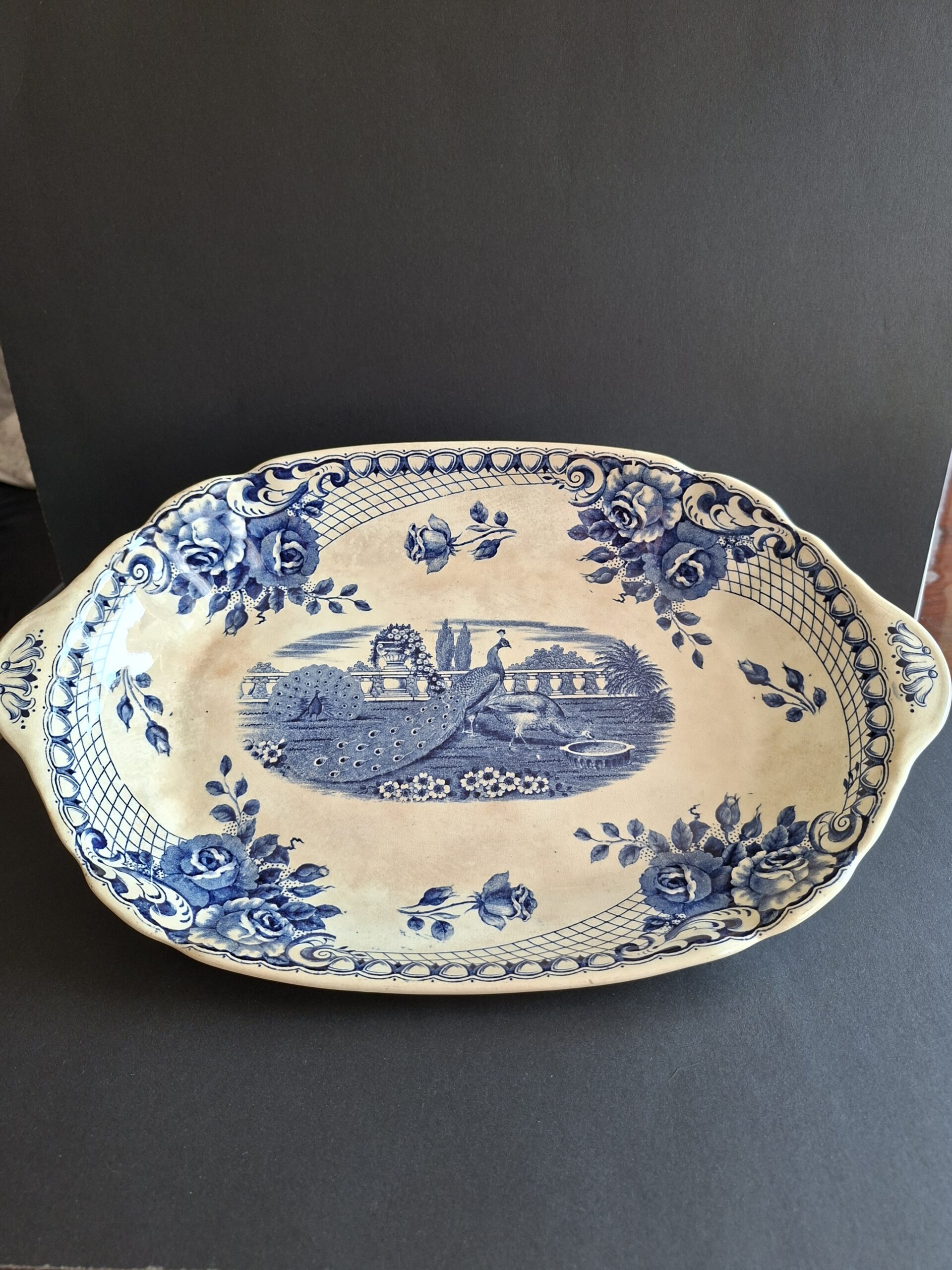 Prachtige blauw‑witte serveerschaal van Société Céramique Maastricht, art. nr 40632 - Afbeelding 2