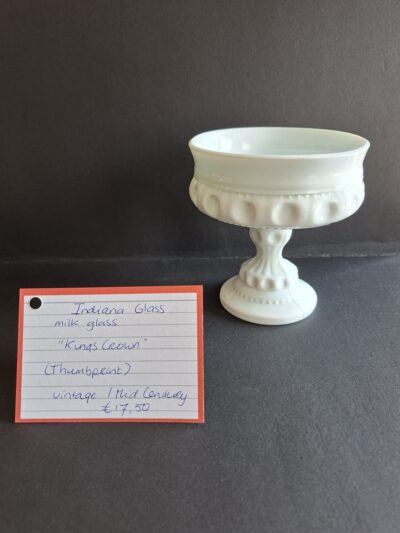 Indiana Glass melkglazen “Kings Crown” (Thumbprint) compote‑schaal, art. nr 40853