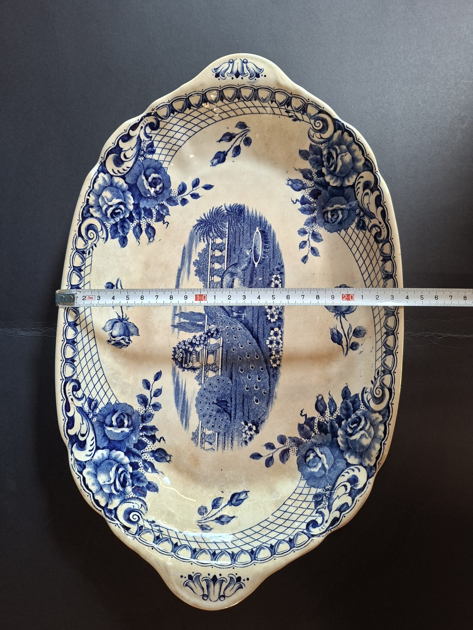 Prachtige blauw‑witte serveerschaal van Société Céramique Maastricht, art. nr 40632 - Afbeelding 4
