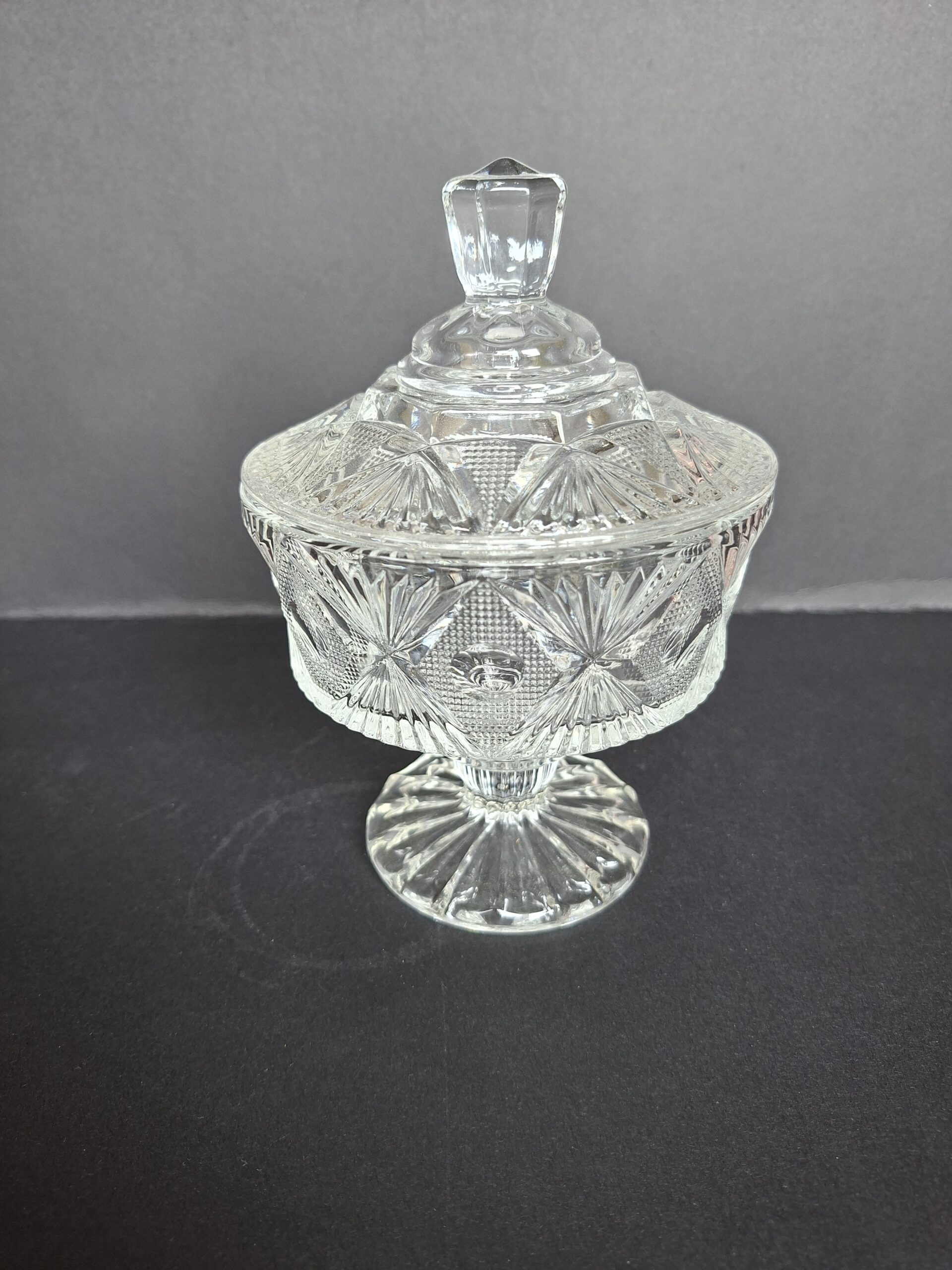 Bonbonnière van kristal, art. nr 40440 - Afbeelding 3