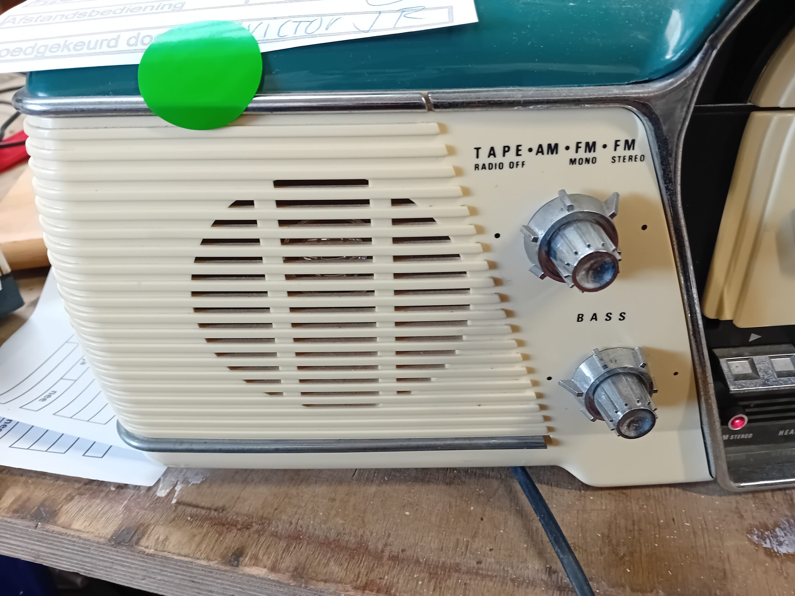 Cicena Classic Overdrive AM/FM-radio met cassetterecorder art.nr 40408 - Afbeelding 2